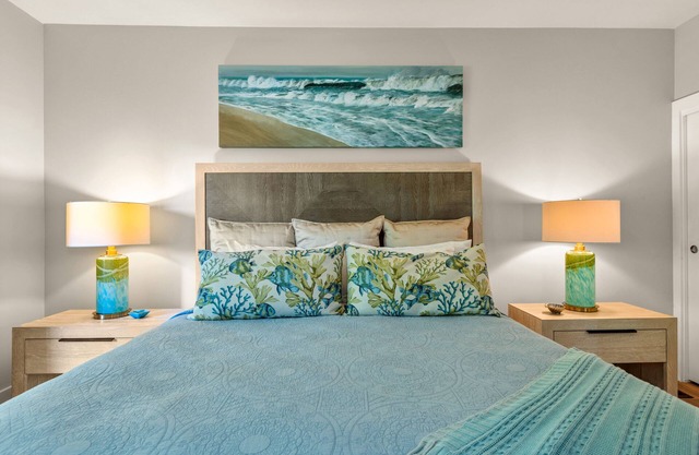 2 Bedroom Condo in Poipu with Pool, Hot Tub, AC, Just steps to the Beach & Pools
