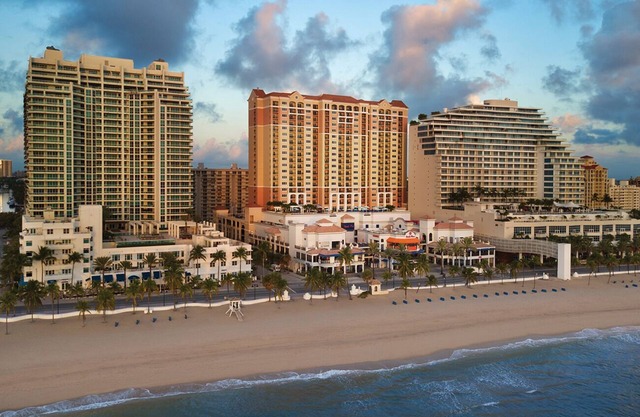 2 Bedroom Condo, Sleeps 8, at Marriott BeachPlace Towers in Fort Lauderdale