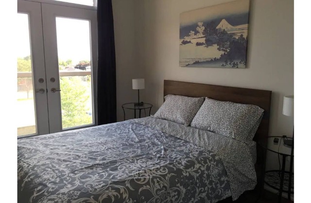 2-bedroom condo w/parking in Niagara wine country