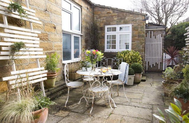 2 bedroom Cottage in Sandsend - G0128