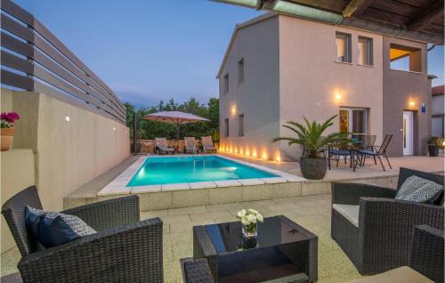 2 Bedroom Cozy Home In Kras