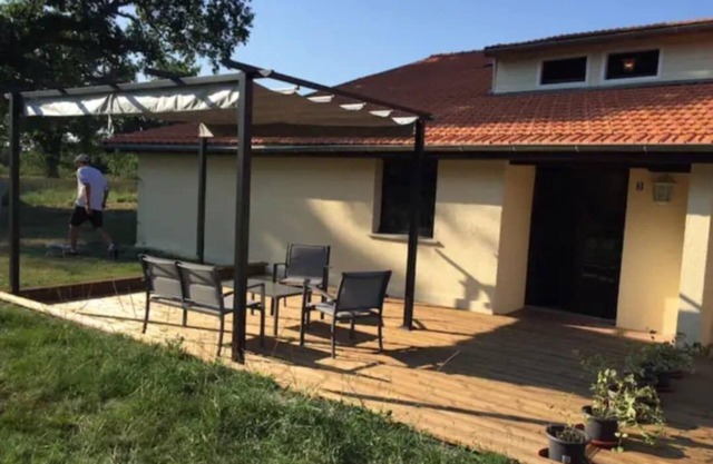 2-bedroom duplex with swimming pool and tennis court