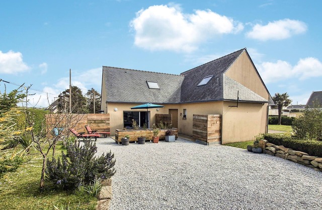 2 bedroom gorgeous home in Saint-Pabu