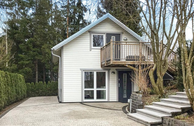 2 bedroom gorgeous home in åkersberga