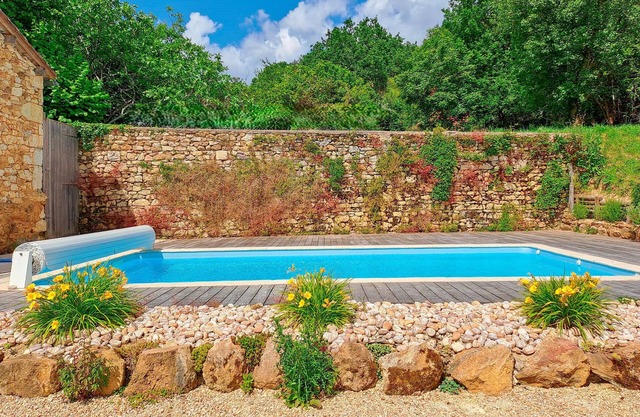 2 bedroom gorgeous home in Grassac