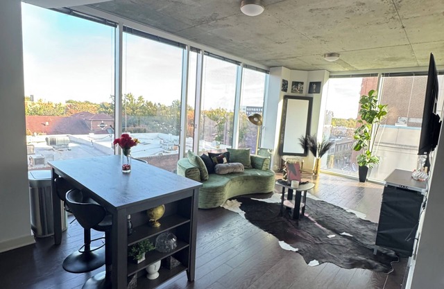 2-bedroom High Rise condo in the heart of Downtown Raleigh