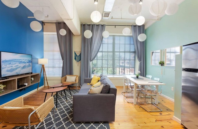 2 Bedroom Hip Apartment, Apple TV, Fast Wifi