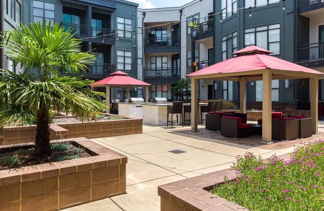 2 Bedroom Hip Apartment, Free Parking & Wifi