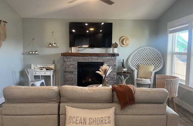 2 bedroom home family and pet friendly 0.5m from beach