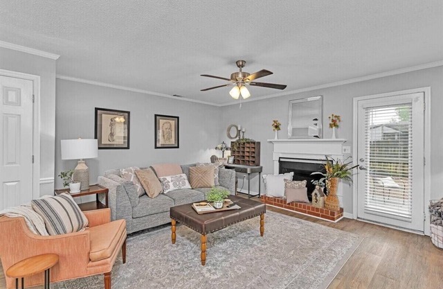 2 bedroom home with 1.5 bathrooms and fully fenced backyard