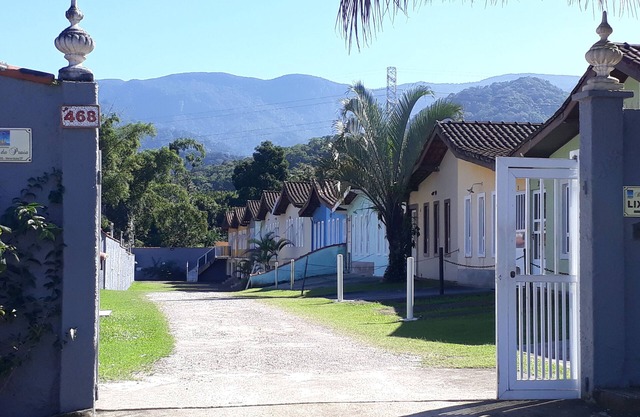 2 BEDROOM HOUSE IN CONDOMINIUM GARAGE 3 CARS WIFI BARBECUE. 250M FROM THE BEACH