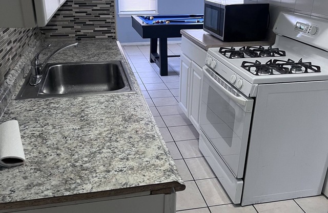 2 bedroom house in great of EAST DEARBORN