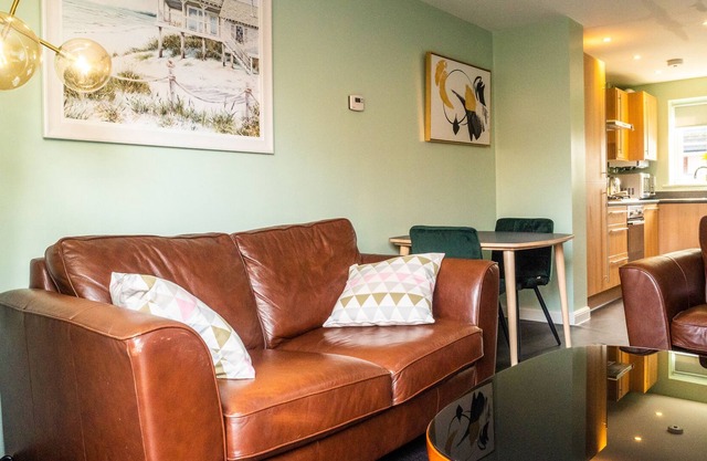 2 bedroom house in Milton Keynes with work space