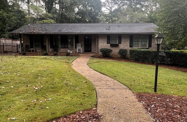 2-bedroom house in quiet neighborhood near UGA campus and downtown Athens