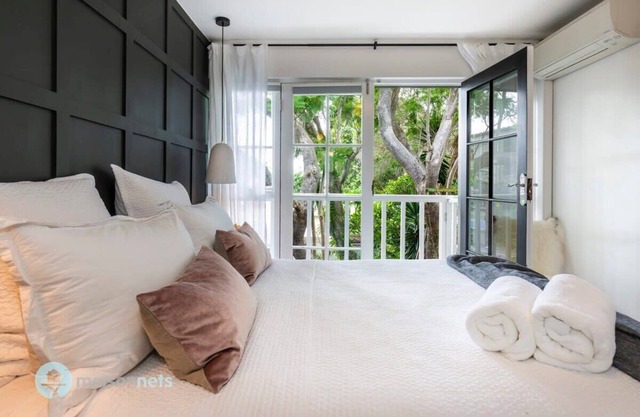 2 Bedroom House with Courtyard and Aircon