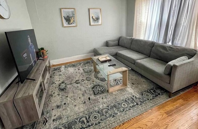 2 Bedroom in quiet neighborhood