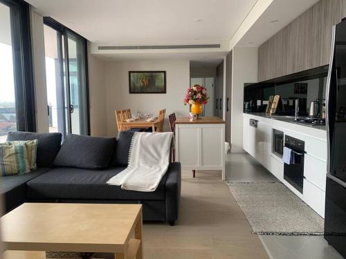 2 bedroom In the Middle of Sydney with Beautiful River View
