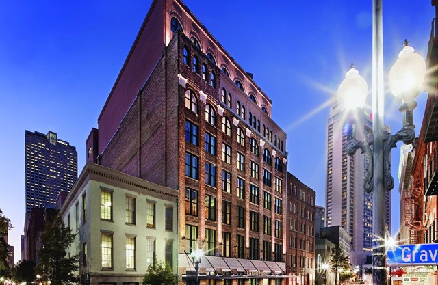 2 Bedroom Lock-Off Suite in Downtown New Orleans for Super Bowl 2025