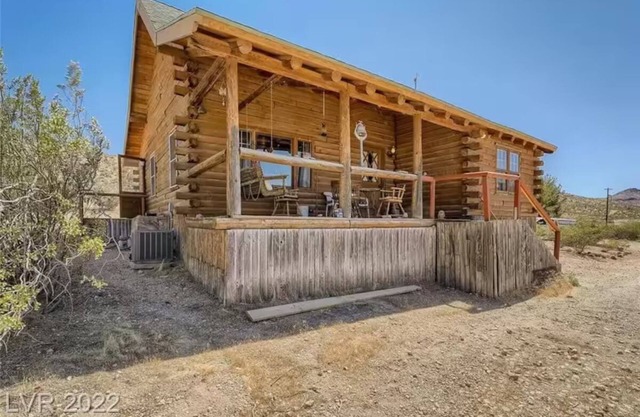 2 Bedroom Log Home Near Las Vegas