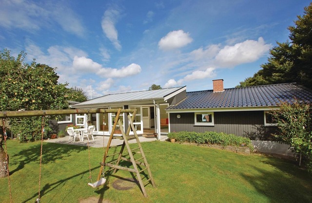 2 bedroom lovely home in Børkop