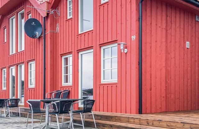 2 bedroom lovely home in Sjernarøy
