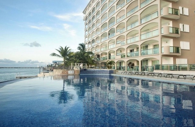 2-Bedroom Oceanfront Condo w/Breathtaking Views – Your Dream Getaway in Cozumel