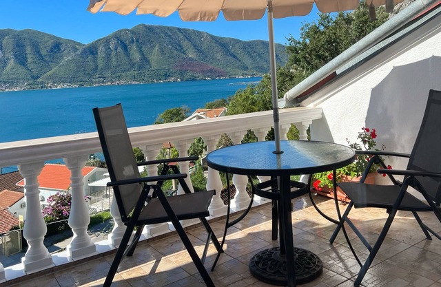 2 bedroom penthouse with 'wow' views over Kotor Bay - 80m to beach