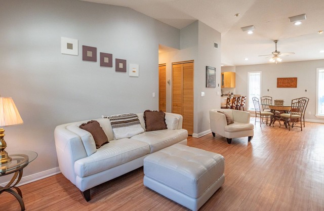 2 Bedroom, Perfect Wellington Private Retreat Near Palm Beach