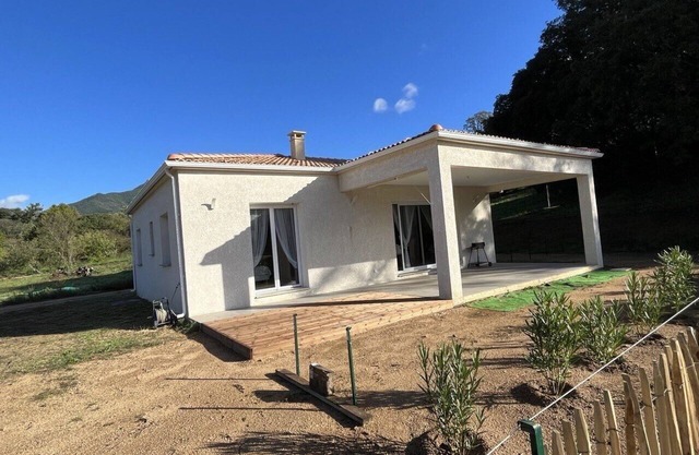 2 Bedroom Private vacation home in Eccica-Suarella