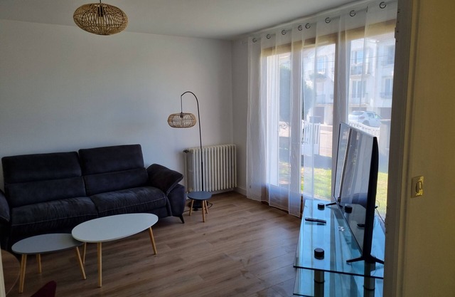 2 Bedroom Private vacation home in Limoges
