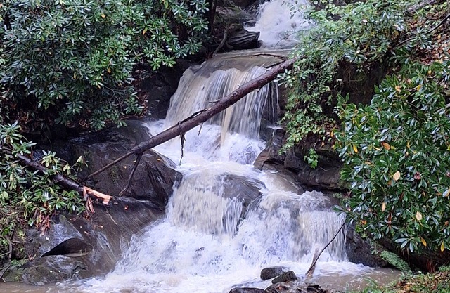 2-bedroom RV with your own private waterfalls