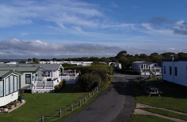 2 bedroom static caravan on quiet park near Caernarfon & Snowdonia