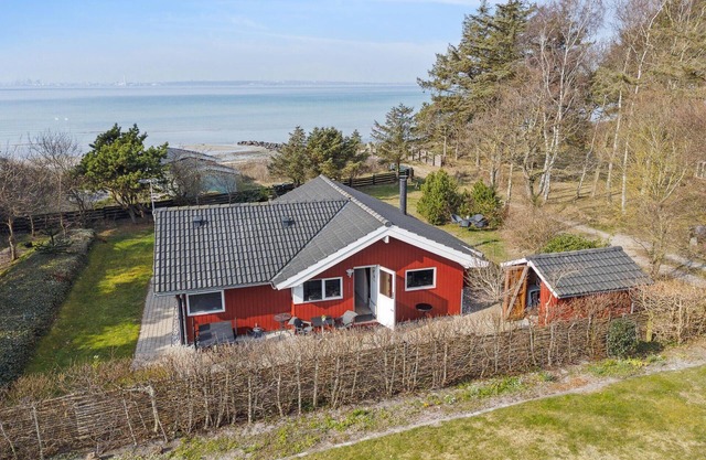 2 bedroom stunning home in Knebel