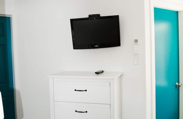 2 Bedroom Suite ....