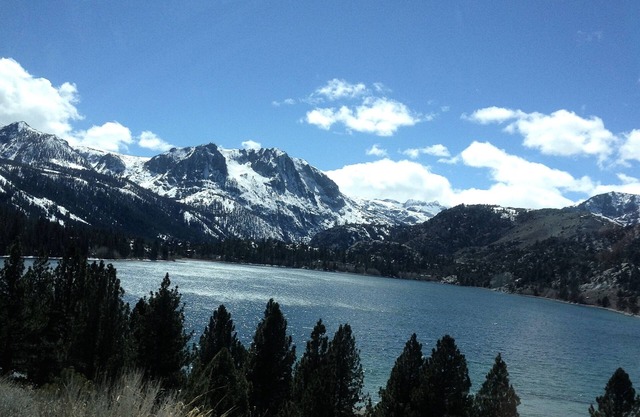 2 Bedroom with Kitchen in the historic Heidelberg Inn @ June Lake, CA.