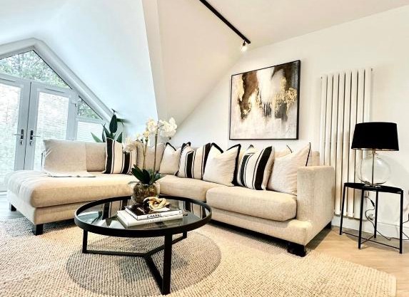 2 Bedroomed apt by Sefton Park and Spire Hospital