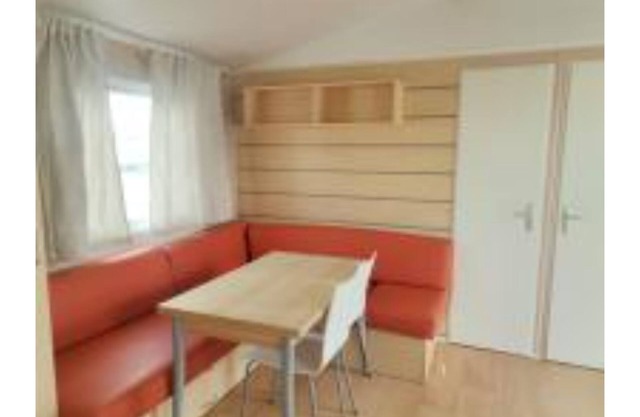 2 BEDROOMS 1 bathroom