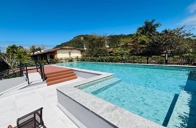 2 bedrooms, 1 suite, 2 bathrooms, 100 m from the best location in Praia da Baleia.