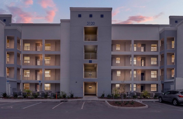 2 Bedrooms/2 Bathrooms/Storey Lake (3120-106 PC)
