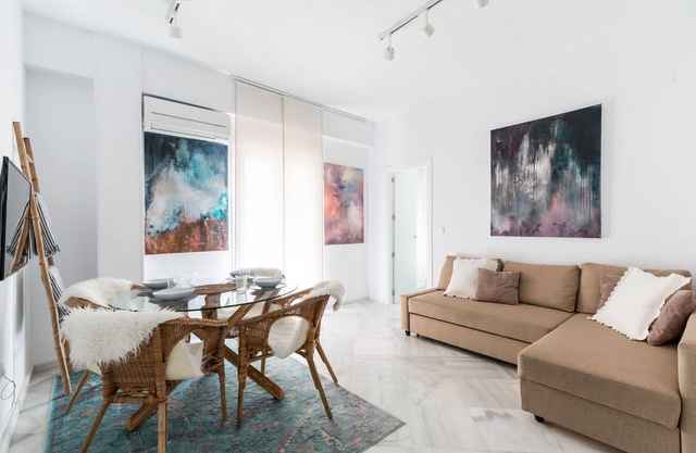2 bedrooms, 2 bathrooms