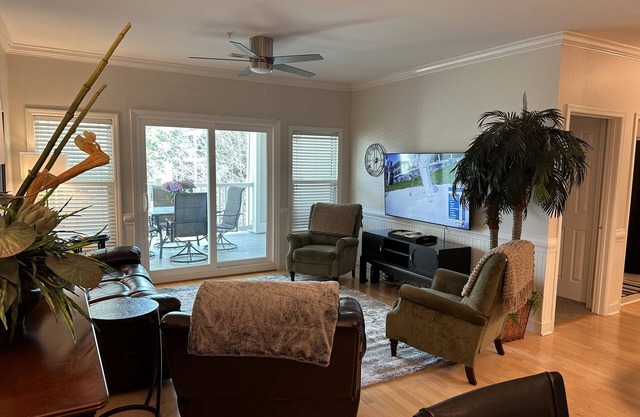 2 Bedrooms with king beds and private bathroom for both.