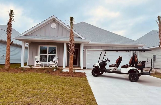 2 Blocks to the Beach | Golf Cart Pools Bikes Family-Friendly