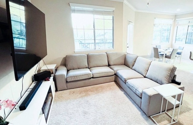 2 BR 2 BA Cozy Furnished Apartment