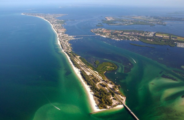 2 BR 2 Full BA on Anna Maria Island just steps to Beach!