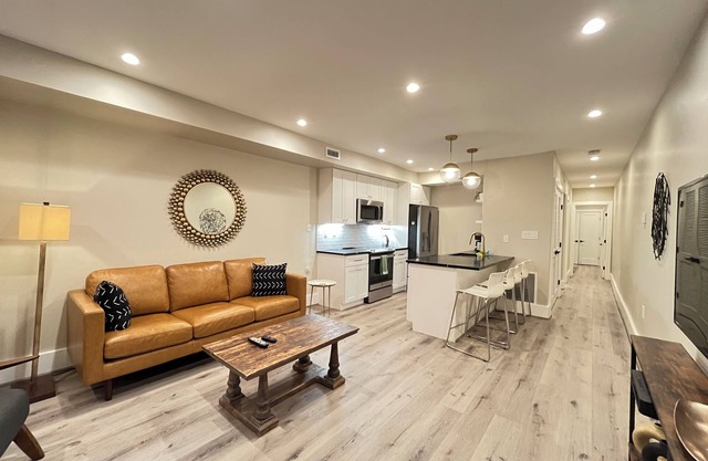 2-BR apartment in historic Capitol Hill, prime location in Washington DC