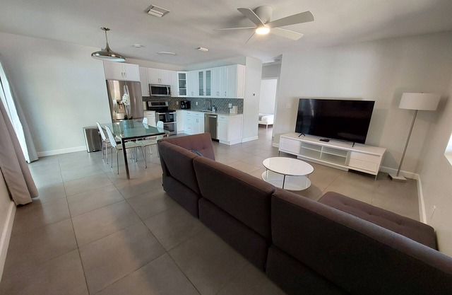 2-BR Near Beach, Las Olas, and Downtown Fort Lauderdale