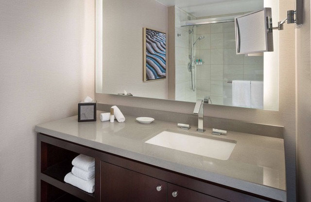 2 Connecting Suites at a 4⭐️ Hotel