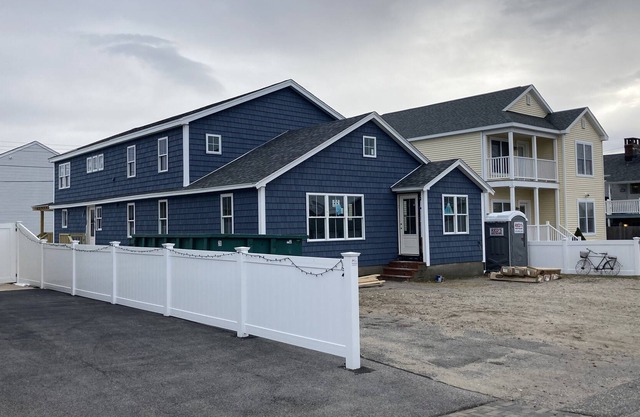 2 Cottages sleeps 16 (7+BR/ 4 Full BTHs) - 3BR/2BTH & 4+BR/2BTH - Full AC