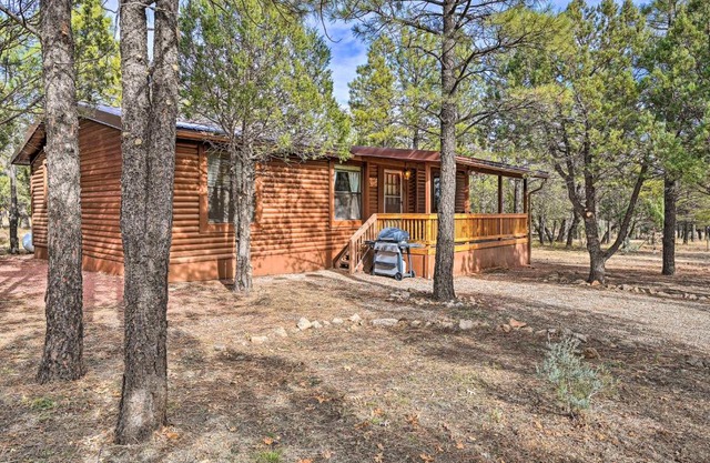 2 Decks, Grill and Wooded Views Happy Jack Cabin