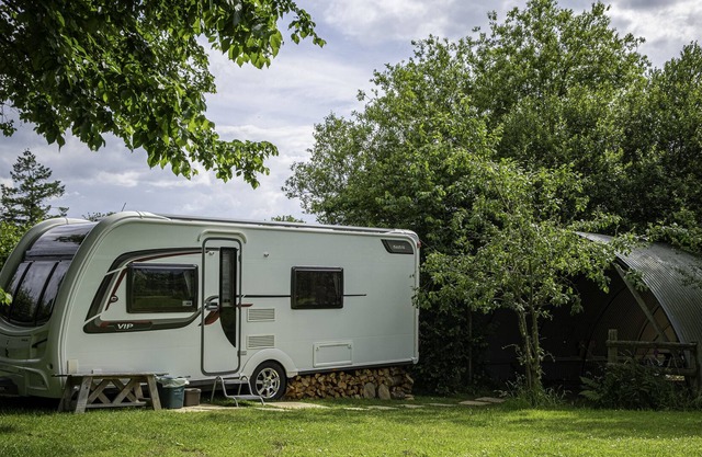 2 Double Bed Caravan - secure parking and WIFI